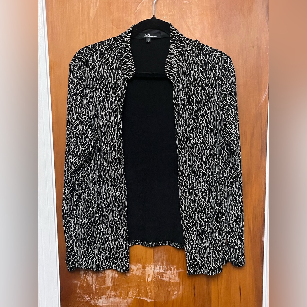 JUMP Apparel Black and White glittery  Patterned Cardigan. L